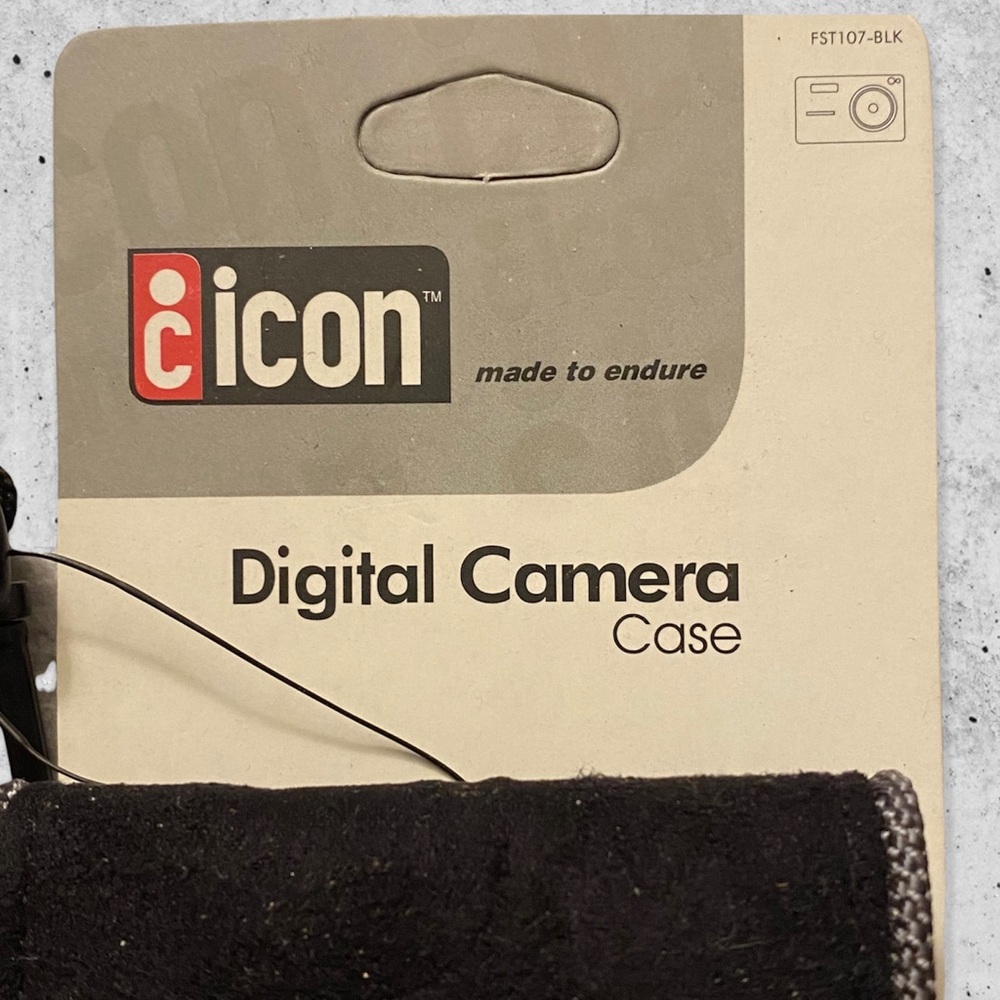 Icon Digital Camera Black Suede Case Snap Wristlet NWT Compact Photography - Picture 2 of 6